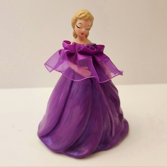 Taylor Swift Speak Now Inspired Figurine - Picture 3 of 6